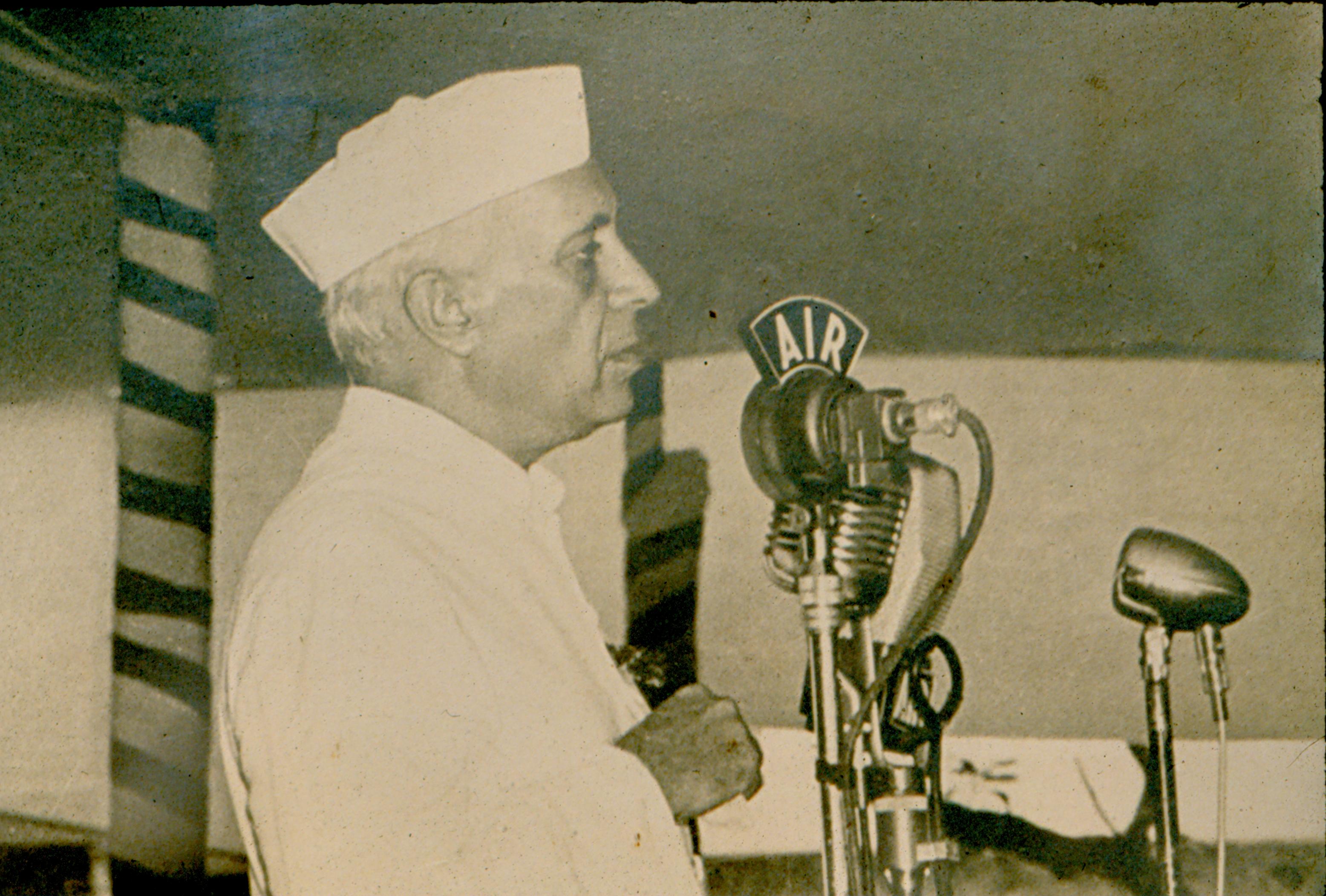 Pt. Jawaharlal Nehru addressing.jpg